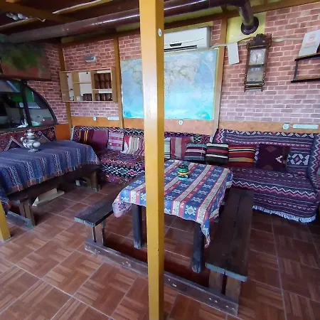 Anz בית אירוח *